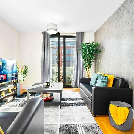 Modern Arcadian Centre Apartment By Azura Nights Birmingham Kültér fotó