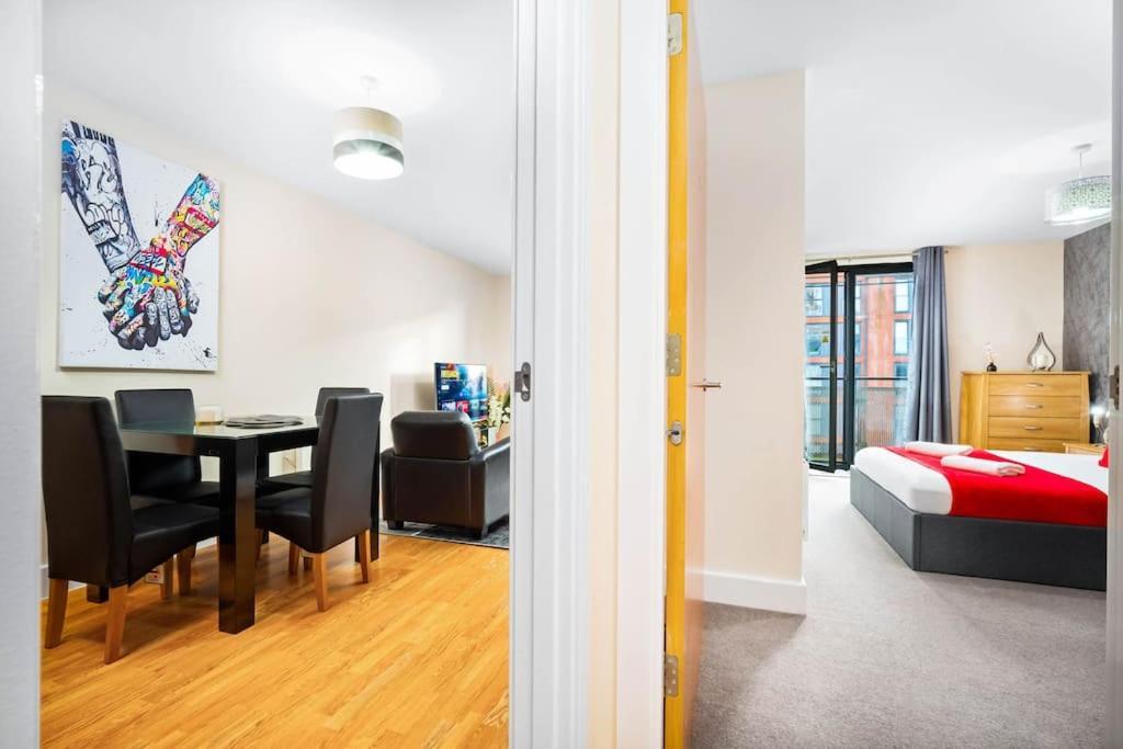 Modern Arcadian Centre Apartment By Azura Nights Birmingham Kültér fotó