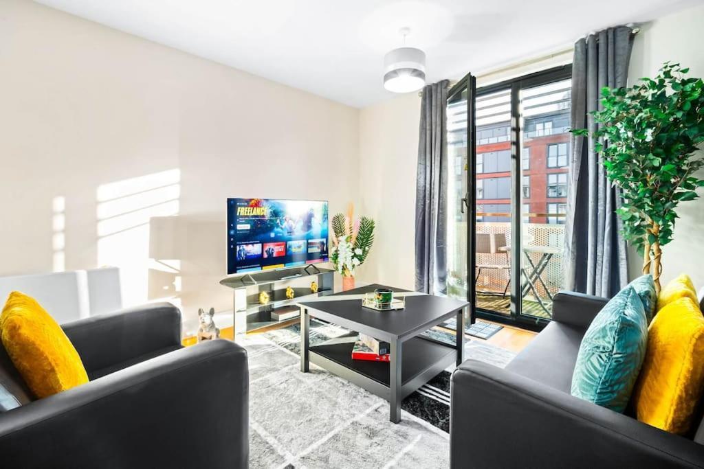 Modern Arcadian Centre Apartment By Azura Nights Birmingham Kültér fotó
