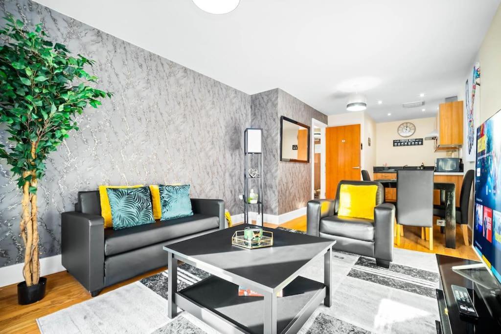 Modern Arcadian Centre Apartment By Azura Nights Birmingham Kültér fotó